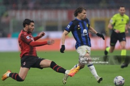 Kết quả bóng đá AC Milan - Inter Milan: Căng thẳng 3 thẻ đỏ, đăng quang nghẹt thở (Serie A)