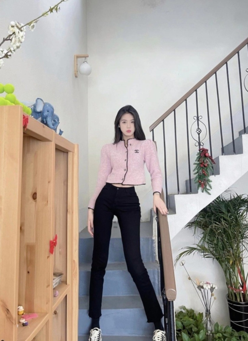 "Nữ thần bóng rổ" tộc Nội Mông cao 1,9m chăm mặc khoe tỷ lệ cơ thể đẹp - 5