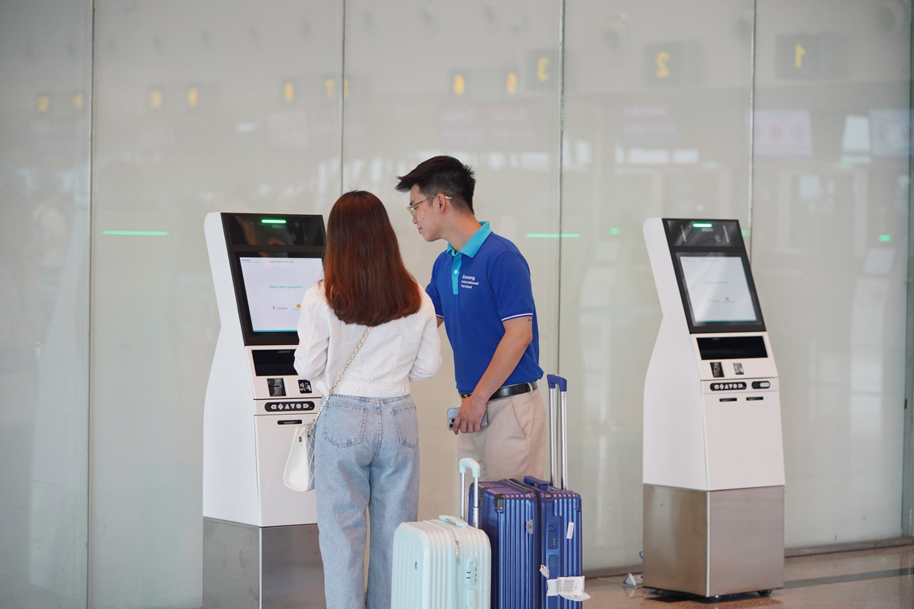 Nhà ga quốc tế Đà Nẵng lắp đặt các thiết bị tự động hóa thủ tục nhằm tạo sự thuận tiện cho hành khách. Ảnh: AHT