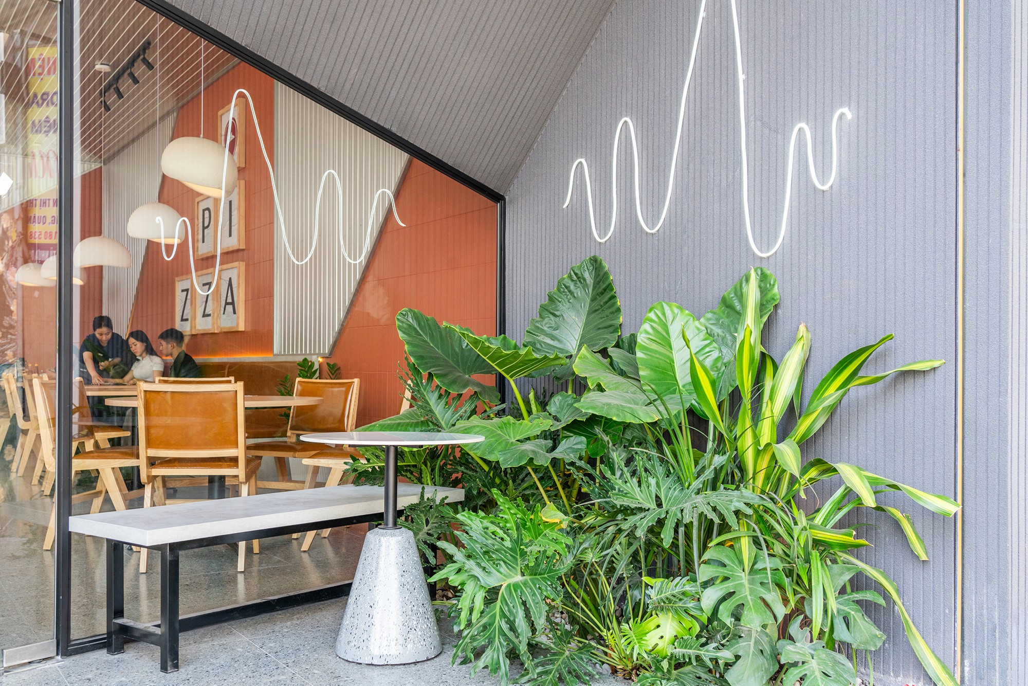 Không gian nhà hàng Pizza Hut Signature Chi nhánh Nguyễn Thị Thập, Quận 07