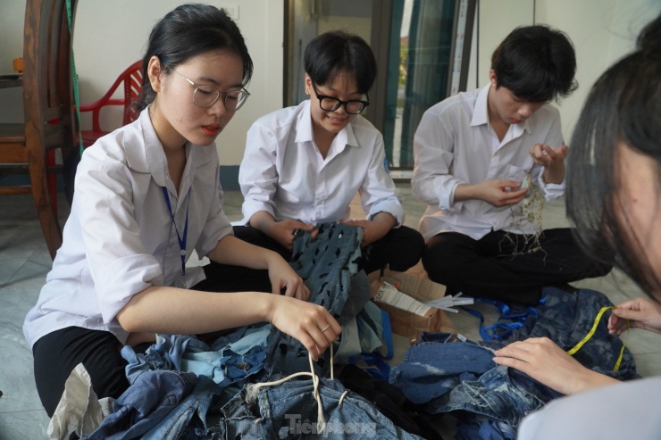 Thời trang độc đáo từ vải jeans cũ - 13