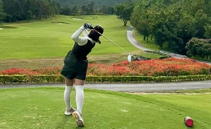 Phương Ly (23 tuổi, ở Cầu Giấy, Hà Nội) chi 3 triệu đồng một tuần chơi golf để 