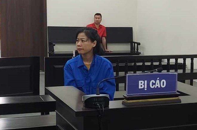 Nguyễn Thị Thủy Ninh bị đưa ra xét xử tại tòa.