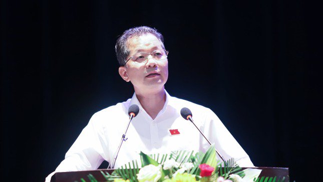 Ông Nguyễn Văn Quảng, Bí thư Thành ủy Đà Nẵng trả lời ý kiến cử tri. Ảnh: BĐN