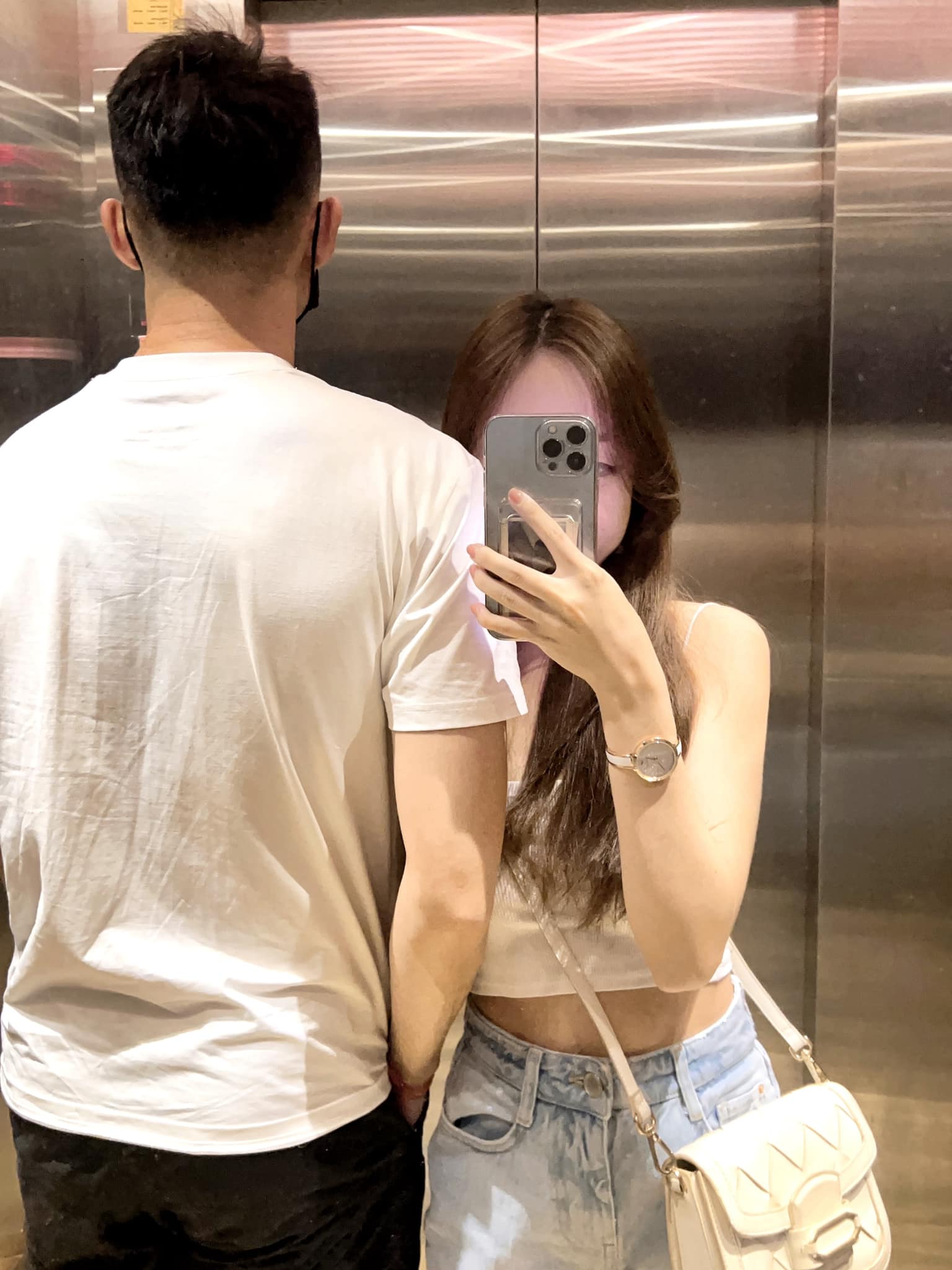 Bạn gái xinh như hot girl, da trắng mịn màng của thủ môn Quan Văn Chuẩn - 4