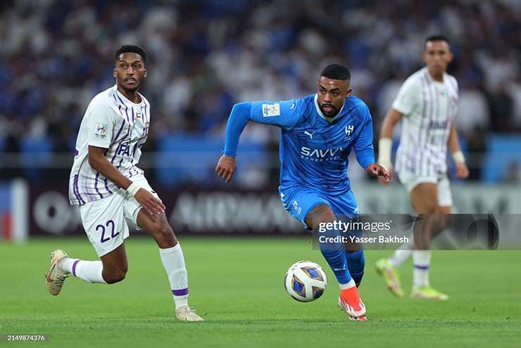 Al Hilal (áo xanh) bất lực trước Al Ain