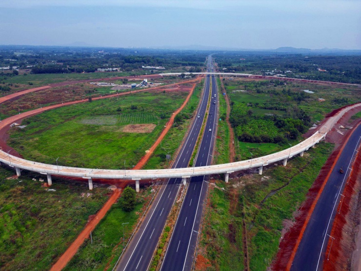 Vòng xoay kết nối cao tốc TPHCM-Long Thành-Dầu Giây và cao tốc Phan Thiết-Dầu Giây. Ảnh PN.
