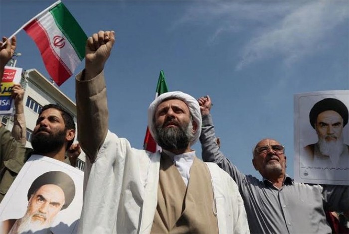 Làn sóng biểu tình phản đối Israel vẫn sôi sục ở Tehran ngày 19/4.