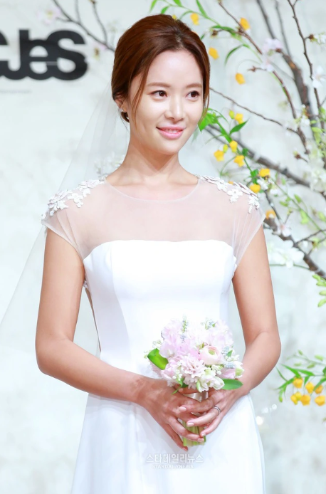 Hwang Jung Eum kết hôn vào thời điểm sự nghiệp đang lên