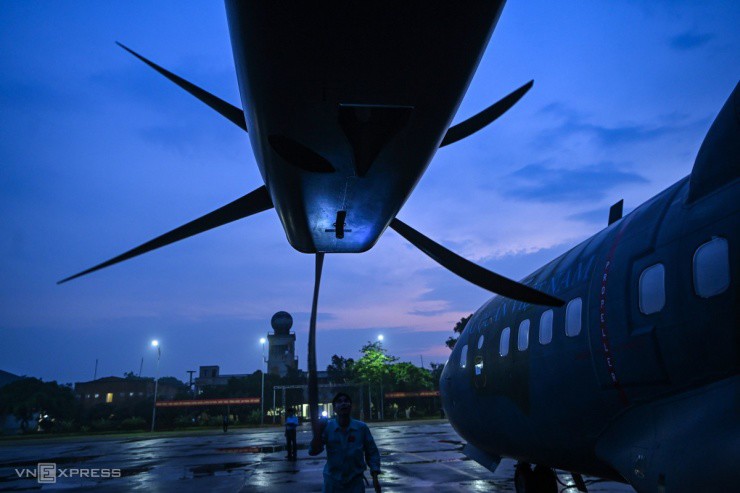 Vận tải cơ C-295 chuyển quân, thiết bị đến Điện Biên - 3