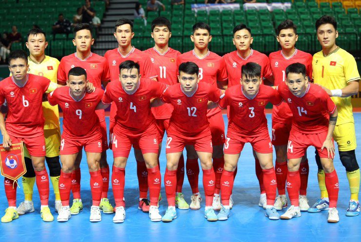 Trực tiếp bóng đá Việt Nam - Kyrgyzstan: Hồ Văn Ý, Minh Quang đá chính (Play-off Futsal châu Á)