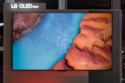 LG ra mắt TV OLED không dây đầu tiên trên thế giới