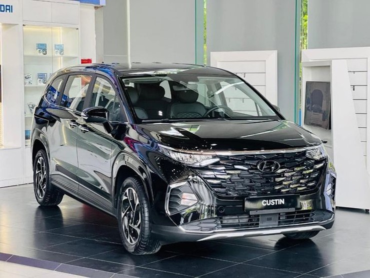Hyundai Custin bản Cao cấp giảm sâu 85 triệu đồng tại đại lý - 6