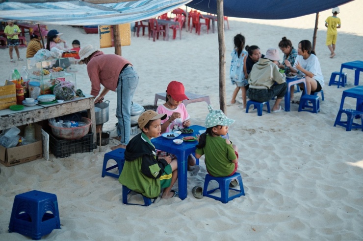 Cắm trại ngắm biển trên cù lao không người ở Phú Yên