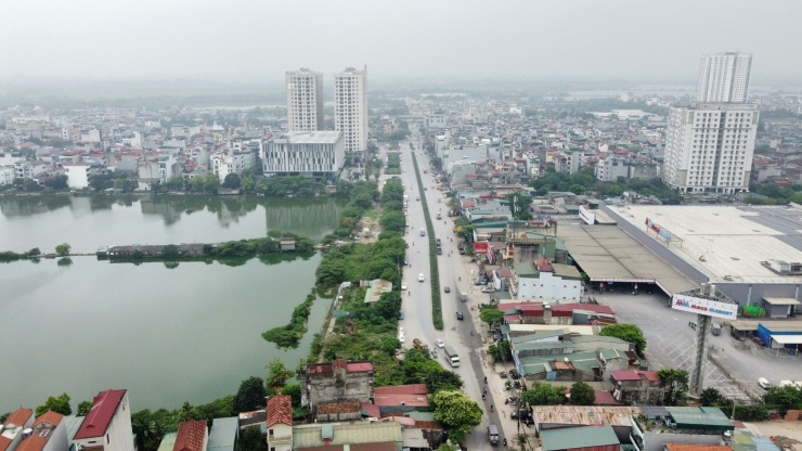 Theo đó, dự án đường Tam Trinh có tổng chiều dài hơn 3,5 km, điểm đầu nối với đường Minh Khai, điểm cuối giao với đường Vành đai 3, do UBND quận Hoàng Mai làm chủ đầu tư.