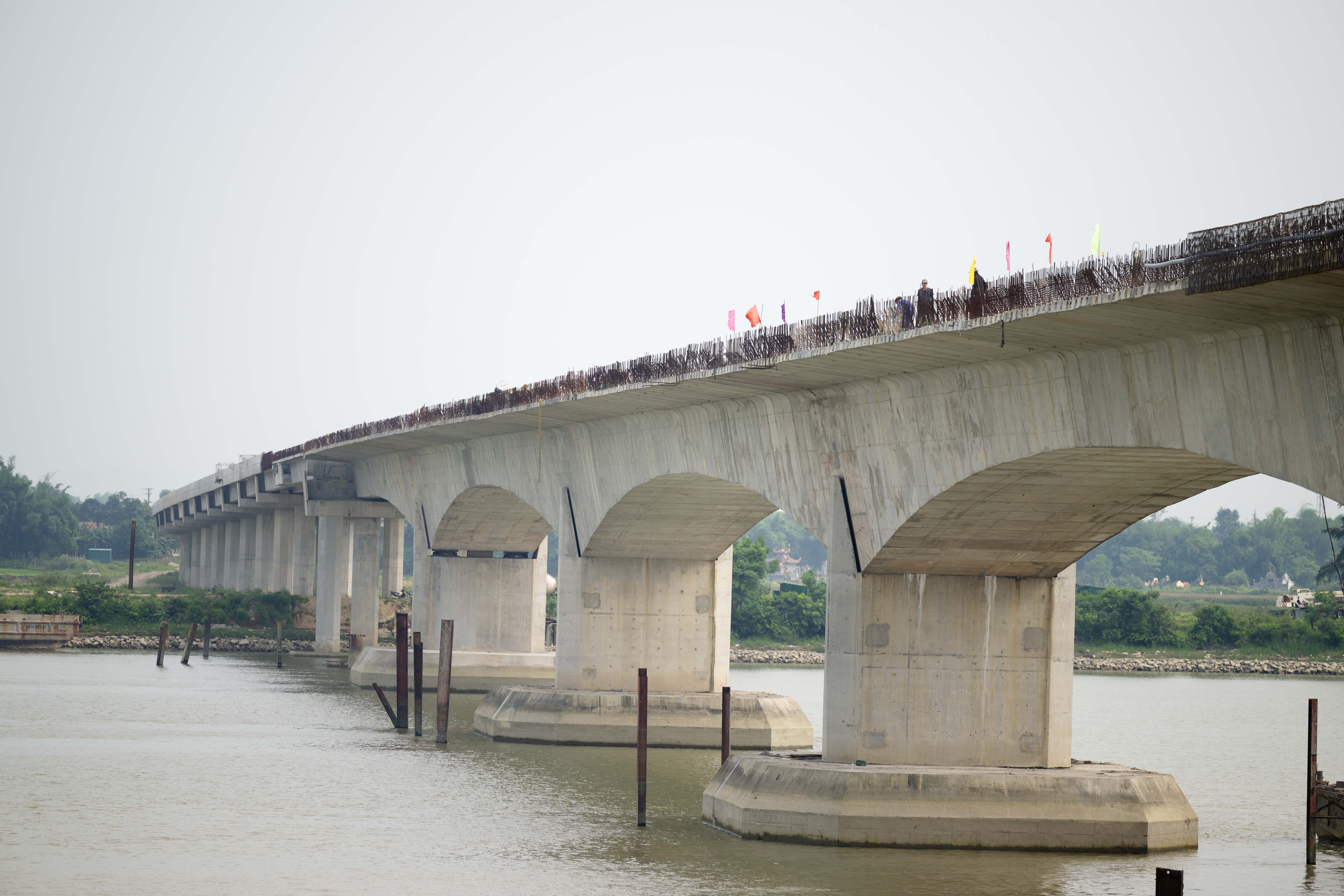 Cầu Hưng Đức thuộc cao tốc Diễn Châu - Bãi Vọt, có tổng mức đầu tư hơn 1.300 tỷ&nbsp;đồng, được khởi công xây dựng năm 2022