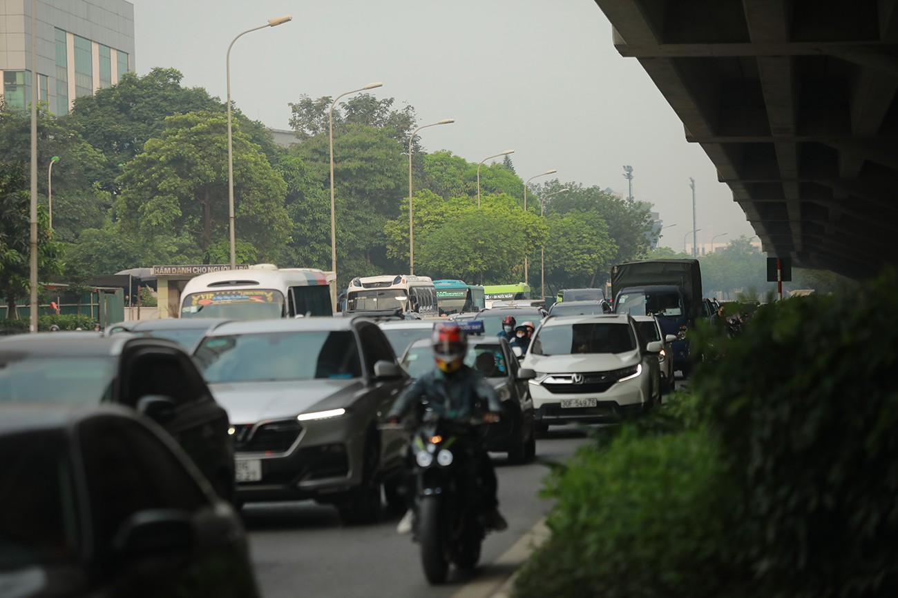 Tình hình giao thông ở Hà Nội trong ngày đầu nghỉ lễ - 17