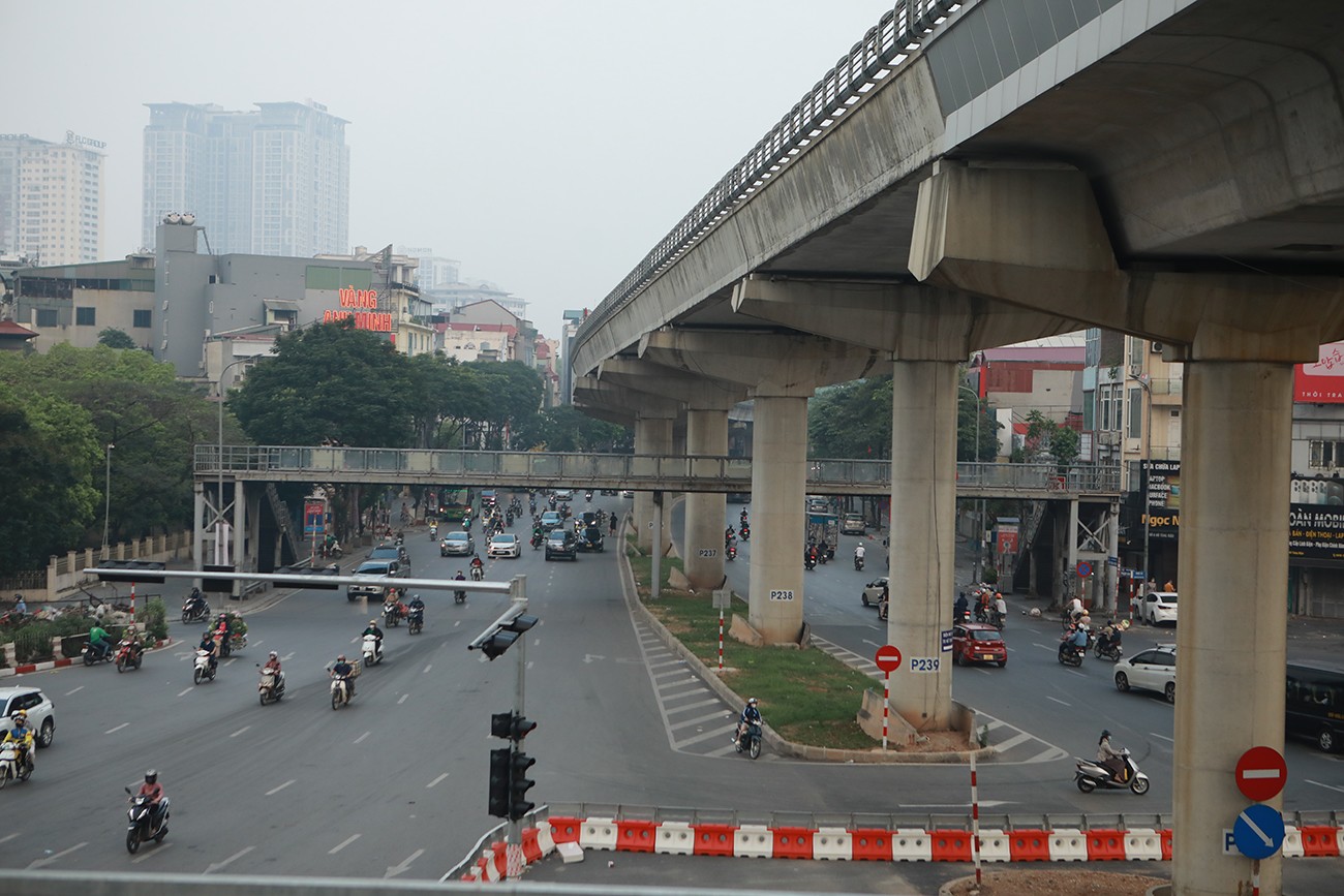 Tình hình giao thông ở Hà Nội trong ngày đầu nghỉ lễ - 4