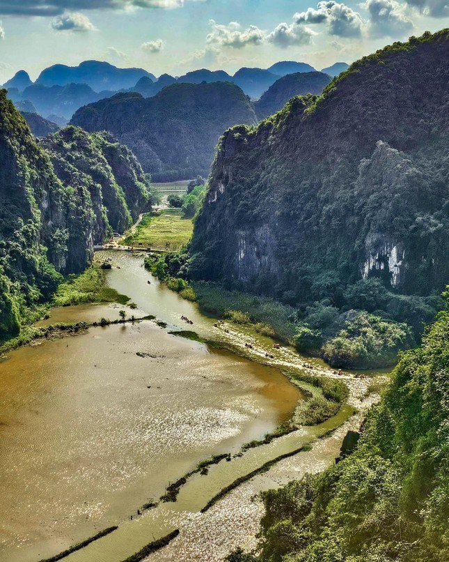 Vườn nho sai trĩu quả ở Ninh Bình: Điểm đến mới hứa hẹn hút khách dịp nghỉ lễ - 15