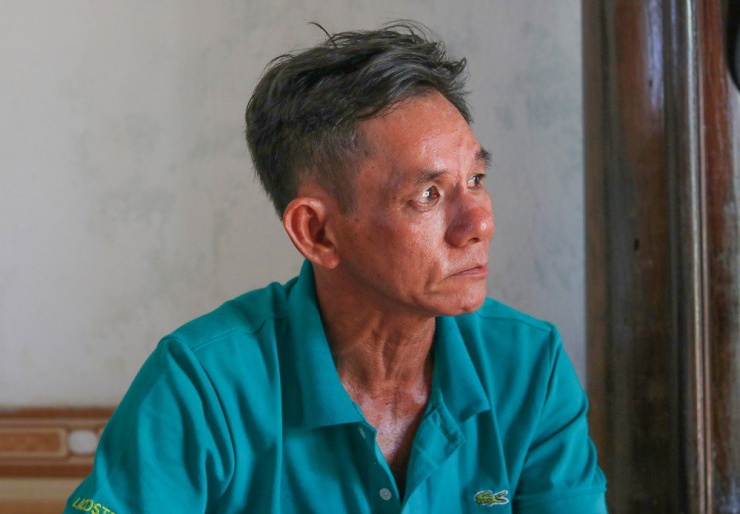 Anh Nguyễn Văn Từ (hay Trần Văn Được) xúc động chia sẻ sự khó khăn, vất vả sau khi 43 năm thất lạc gia đình. Ảnh: BẢO THIÊN