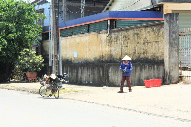 Người dân khốn khổ dưới cái nắng kỷ lục 44 độ C ở Quảng Trị - 6