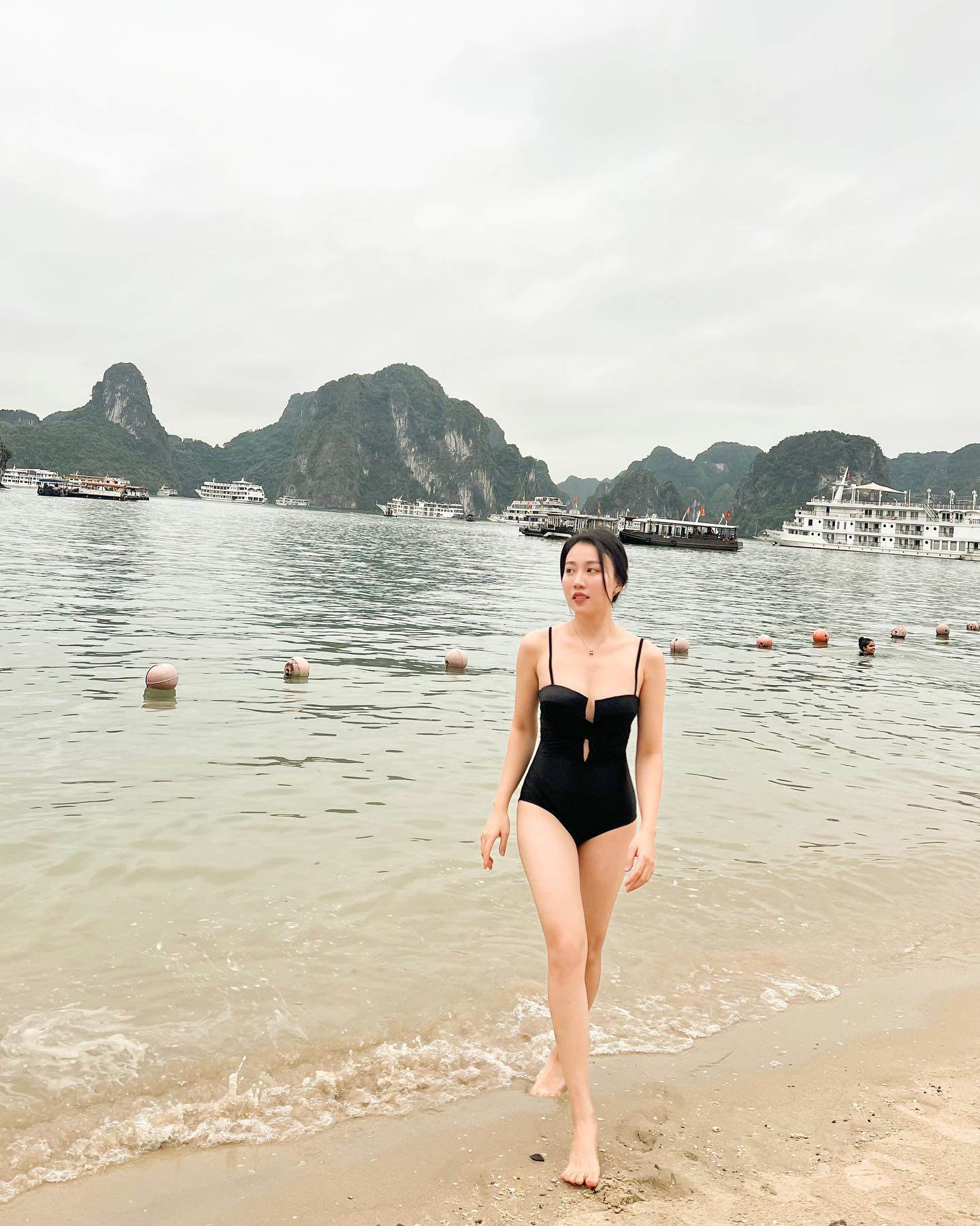 Gái quê Huỳnh Hồng Loan ngày càng quyến rũ, cứ diện đồ bơi là siêu hot - 7