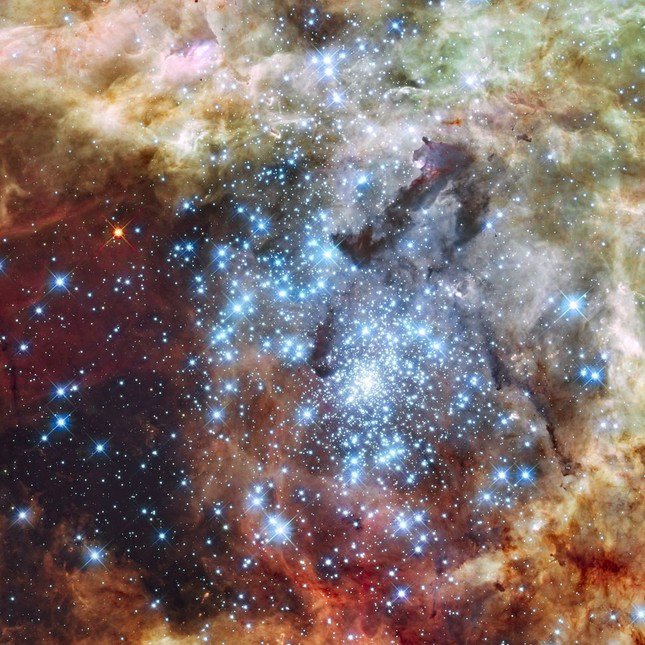 Hình ảnh từ Kính thiên văn James Webb cho thấy 30 tinh vân Doradus, một khu vực hình thành sao hỗn loạn trong vũ trụ. (Ảnh: NASA, ESA, Elena Sabbi)