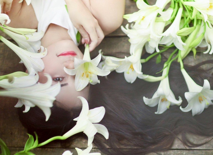 “Với mình, hoa loa kèn mang vẻ đẹp thuần khiết. Tuyệt nhất là chụp ảnh với hoa vào những ngày nắng đẹp - chị Vân nói.