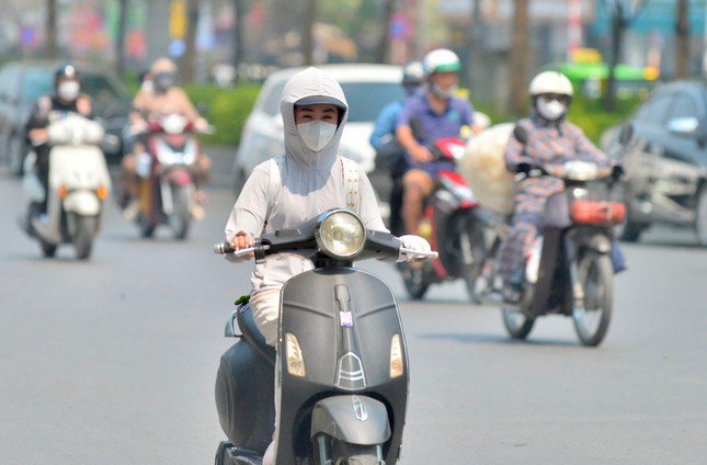 Việc phơi nắng cả ngày khiến da bị lão hóa nhanh hơn.