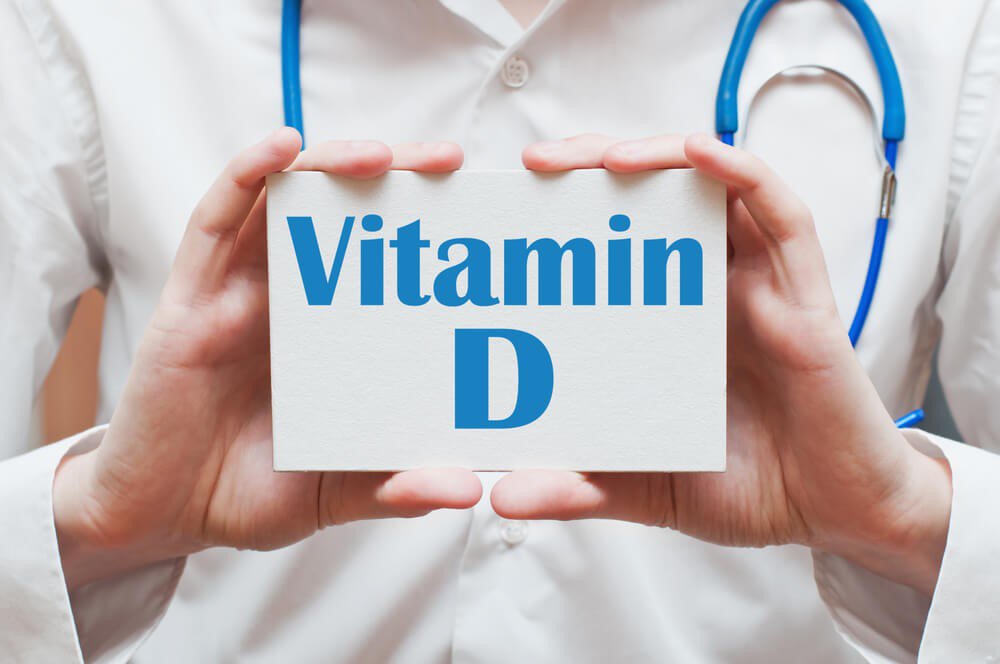 Vitamin D đóng vai trò quan trọng để giảm nguy cơ loãng khi tuổi tác tăng cao. Ảnh: Freepik