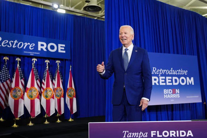 Ông Biden vận động tranh cử ở bang Florida (Mỹ) hôm 23-4. Ảnh: REUTERS