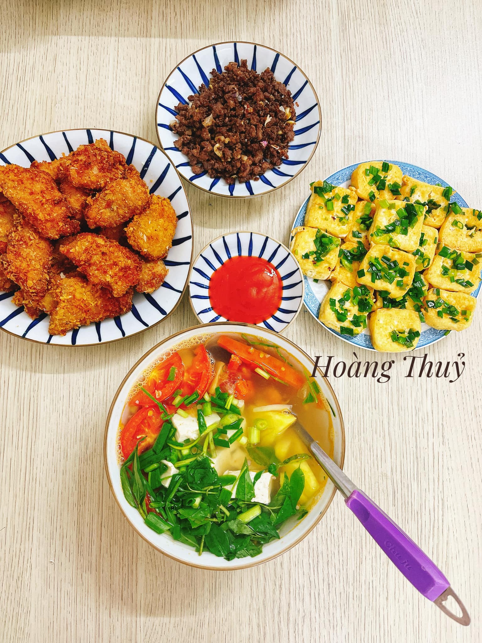 Thịt chiên xù + Đậu tẩm hành + Thịt băm canh chua chay