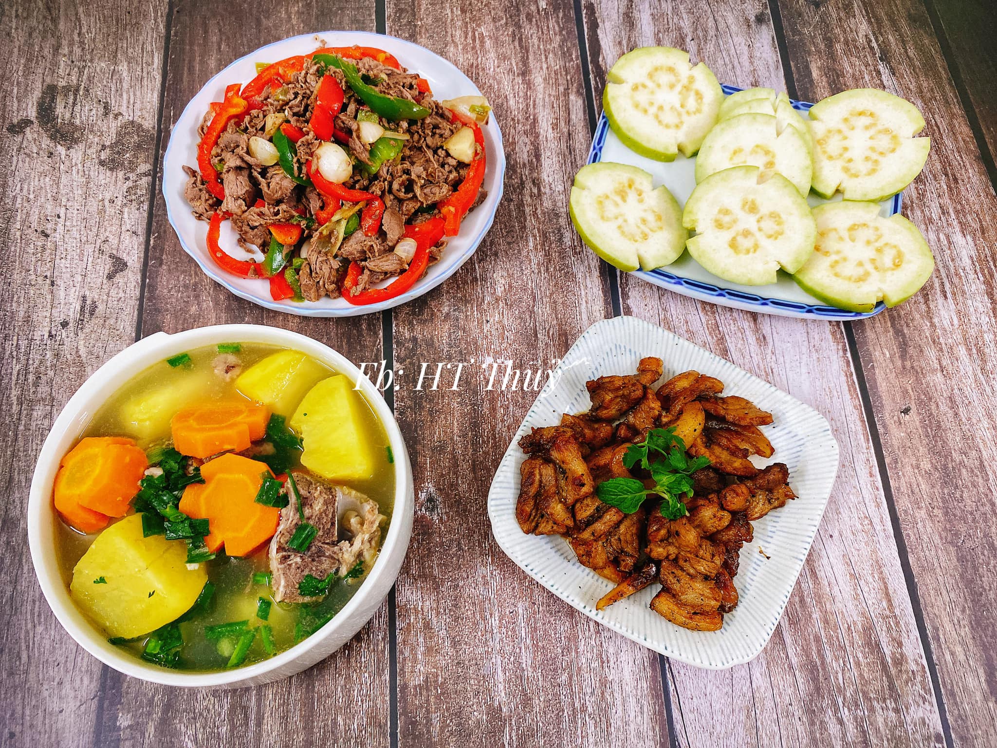 Bò xào ớt chuông + Canh xương + Thịt ba chỉ rang + Ổi