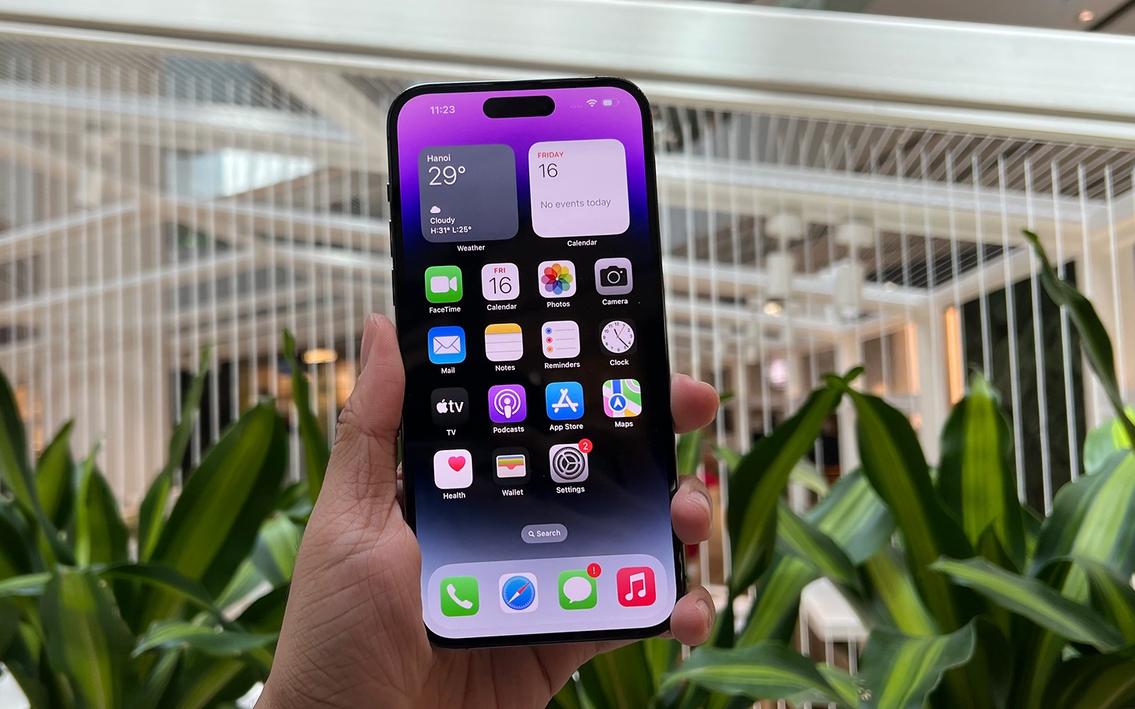 3 iPhone đẹp nhất, giá tốt đáng mua năm 2024 - 1