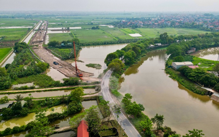 Hiện nay, UBND huyện Phú Xuyên hiện đang gấp rút triển khai các bước chuẩn bị khởi công xây dựng trong quý II/2024, nhằm sớm hoàn thành dự án theo kế hoạch để đưa vào sử dụng