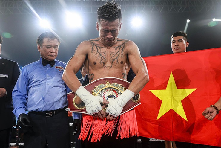Trần Văn Thảo thắng kịch tính cao thủ Thái Lan, giành đai vô địch boxing toàn cầu