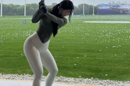 Mỹ nữ sở hữu vòng 3 tính bằng mét, mê đánh golf rèn đường cong hoàn mỹ