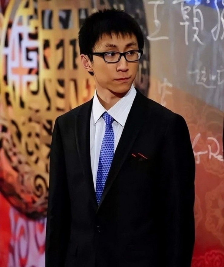 Thời điểm đạt được thành tựu, Lưu Lộ đang là sinh viên năm cuối đại học.