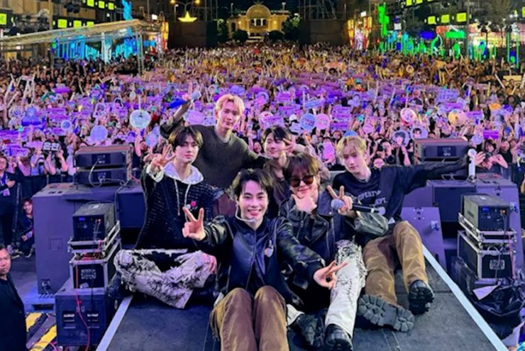 Thấy gì từ việc ca sĩ Hàn Quốc liên tục tổ chức concert Việt Nam 