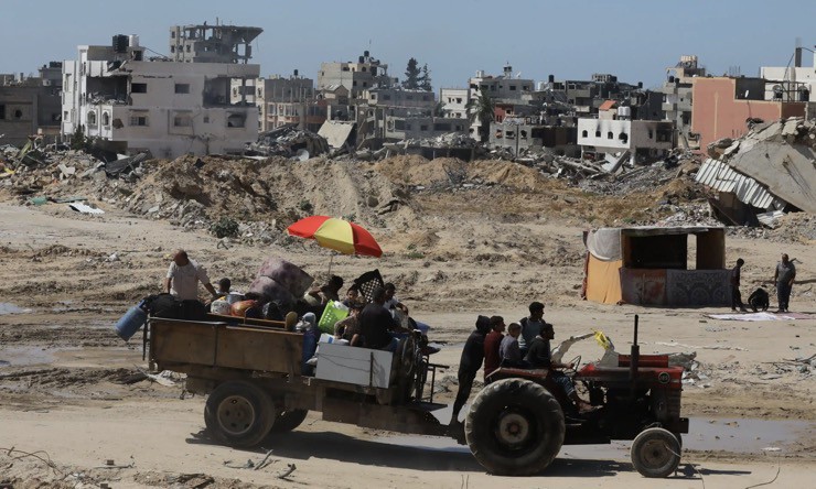 Người Palestine rời thành phố Rafah hôm 7/5.