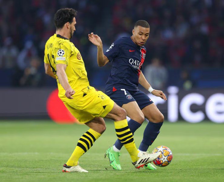 Mbappe tịt ngòi trước Dortmund