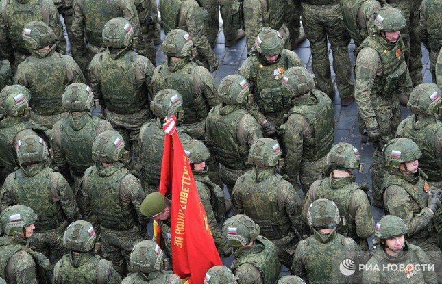 Lực lượng tham gia chiến dịch quân sự đặc biệt tại lễ duyệt binh. Ảnh: RIA Novosti