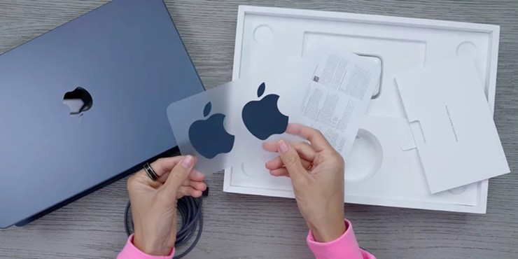 Nhãn dán Apple quen thuộc sẽ không còn trong hộp đựng iPad Pro M4 và iPad Air M2.