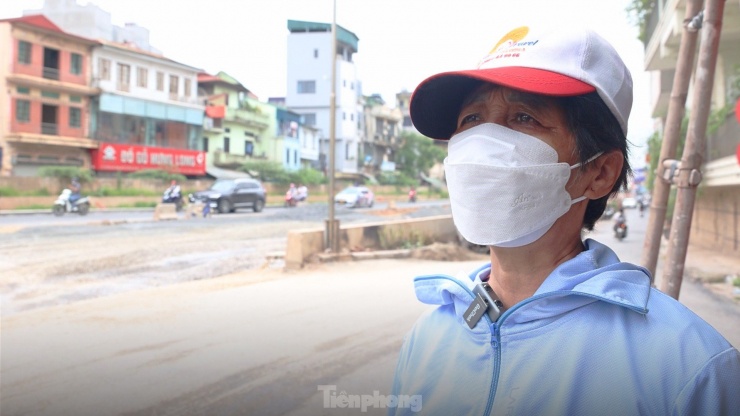 Bà Phạm Thị Minh, người dân sinh sống trên tuyến đường Âu Cơ chia sẻ: 