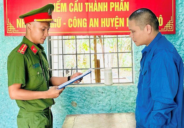 Cơ quan điều tra đọc lệnh khởi tố, bắt tạm giam Lê Công Toàn