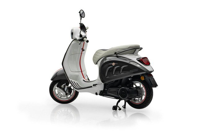 Vespa điện phiên bản đặc biệt chỉ có 99 chiếc trên toàn thế giới - 3