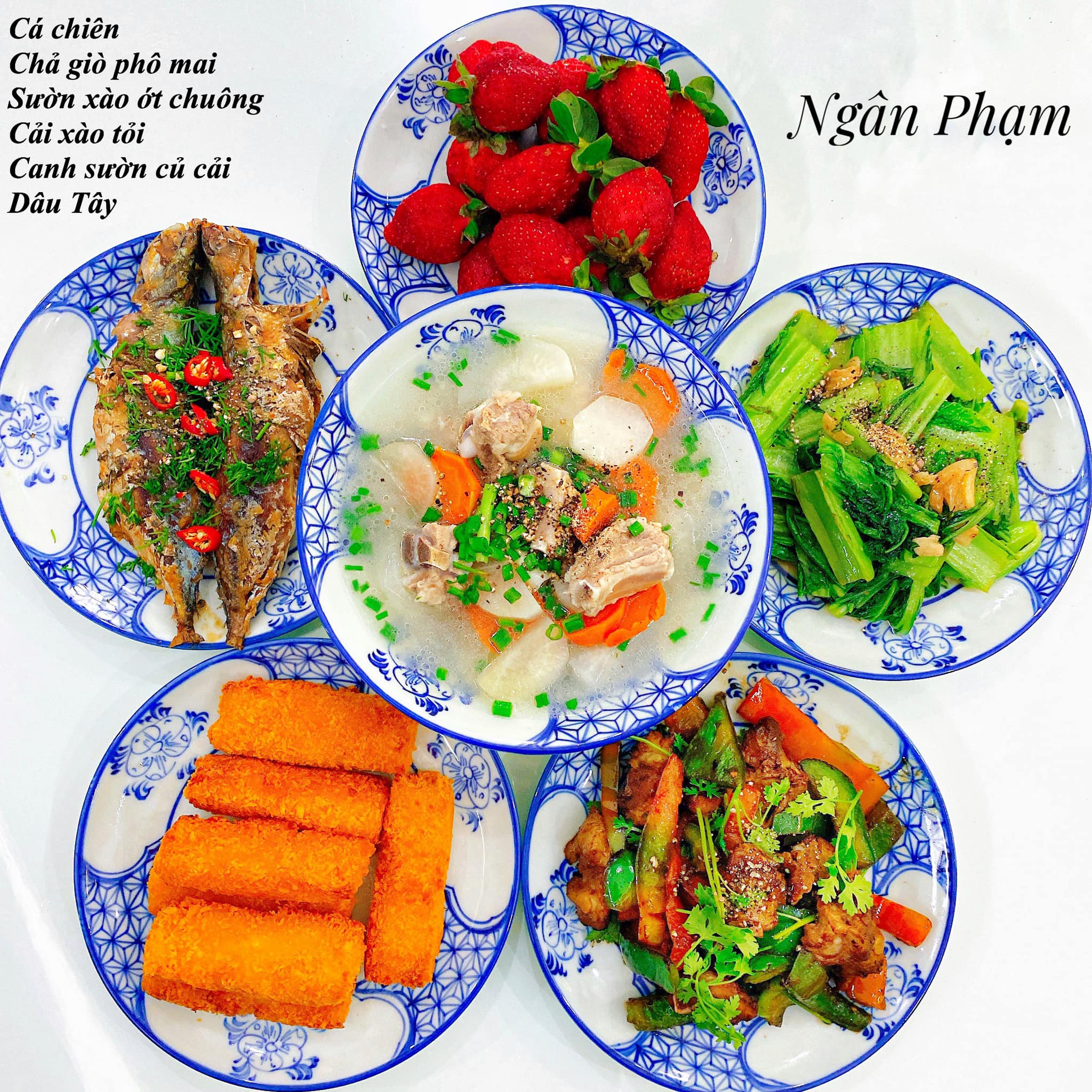 Cá chiên + Chả giò phô mai + Sườn xào ớt chuông + Cải xào tỏi + Canh sườn củ cải + Dâu tây