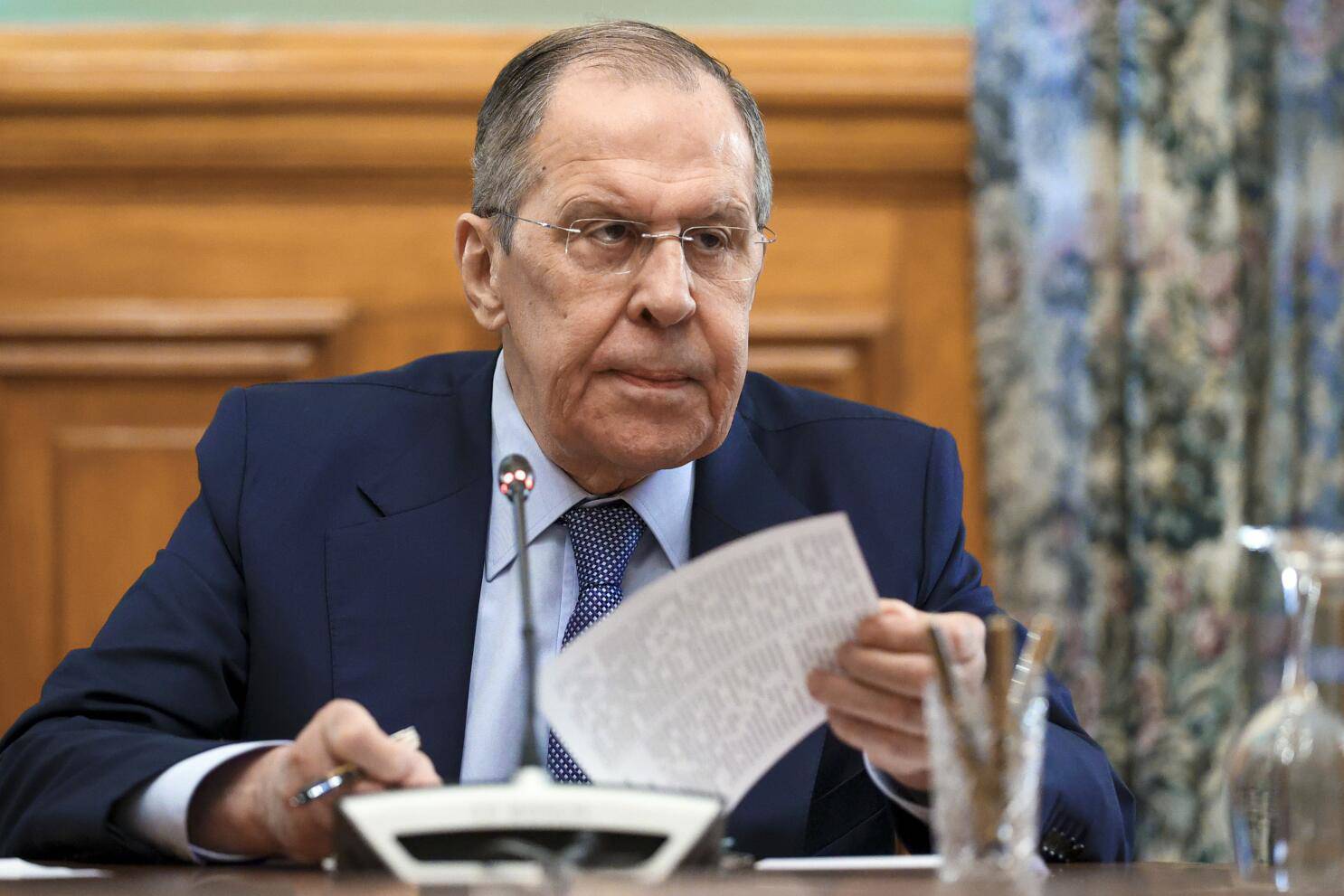 Ông Sergey Lavrov tuyên bố Nga sẵn sàng đối phó với phương Tây ở Ukraine (ảnh: CNN)