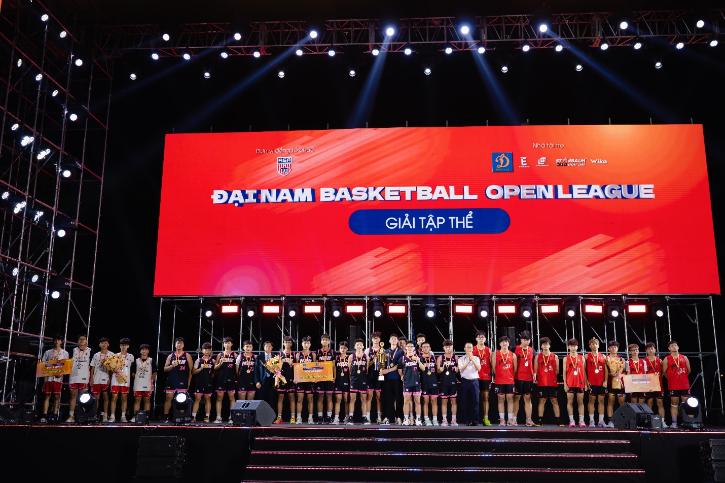Trường THPT Nguyễn Bỉnh Khiêm chính thức trở thành nhà vô địch giải bóng rổ Đại Nam Open Basketball League. Giải Nhì được trao cho trường THPT Phan Đình Phùng và giải ba thuộc về trường THPT Khoa học giáo dục.
