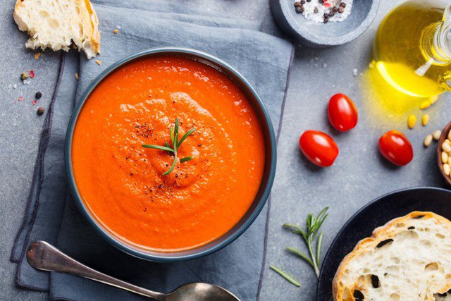 Món súp cà chua - cà rốt chứa nhiều hợp chất chống cao huyết áp - Ảnh: NEWS-MEDICAL
